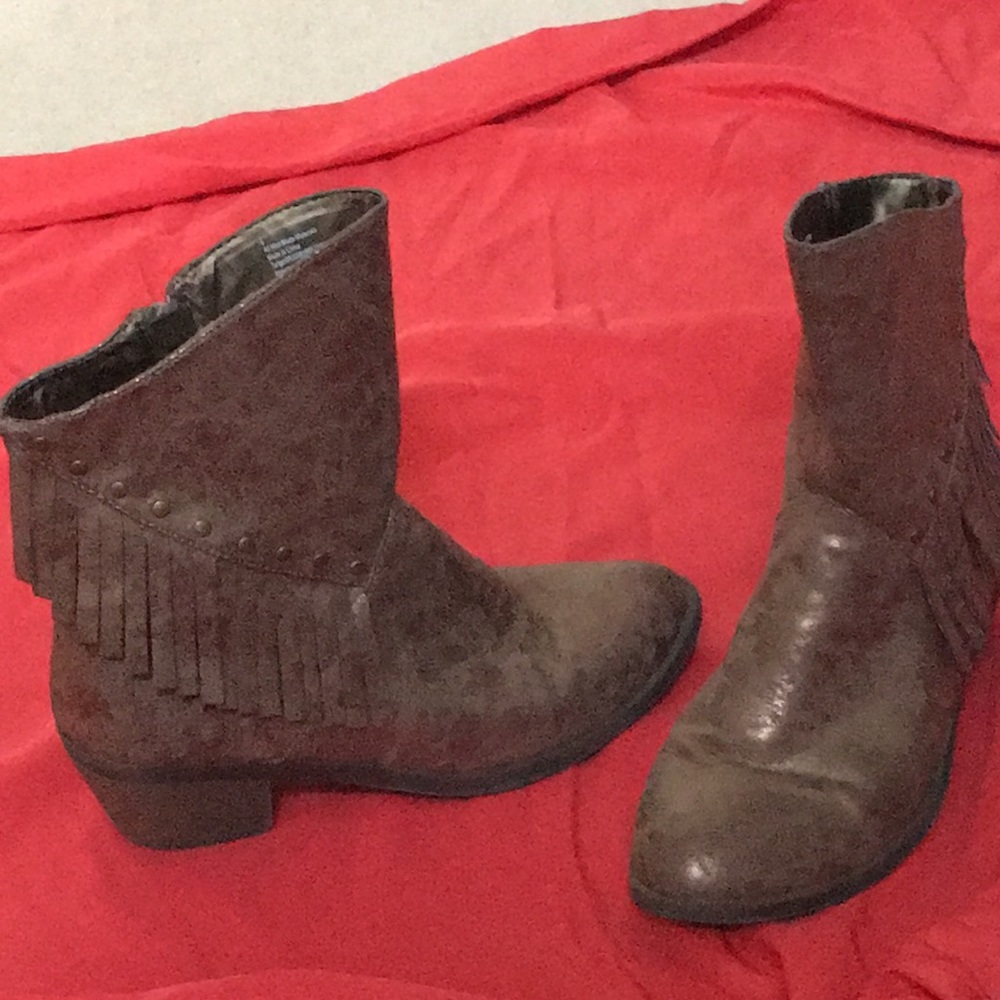Stevies Boots Size 6